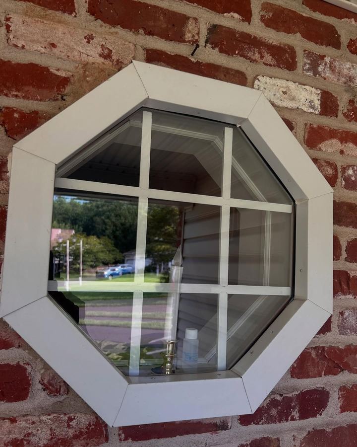Octagon window crystal clear after cleaning